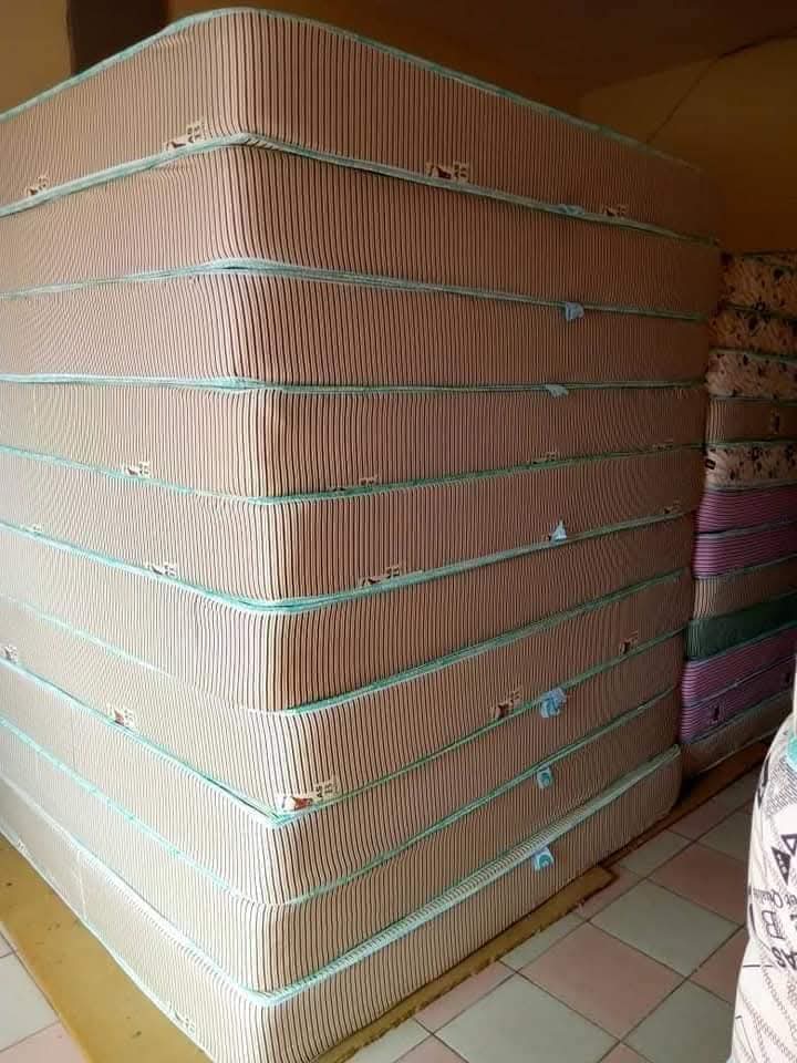 Stock matelas PEB
